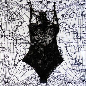 ✨ Mapale || Black Strappy Lace Bodysuit